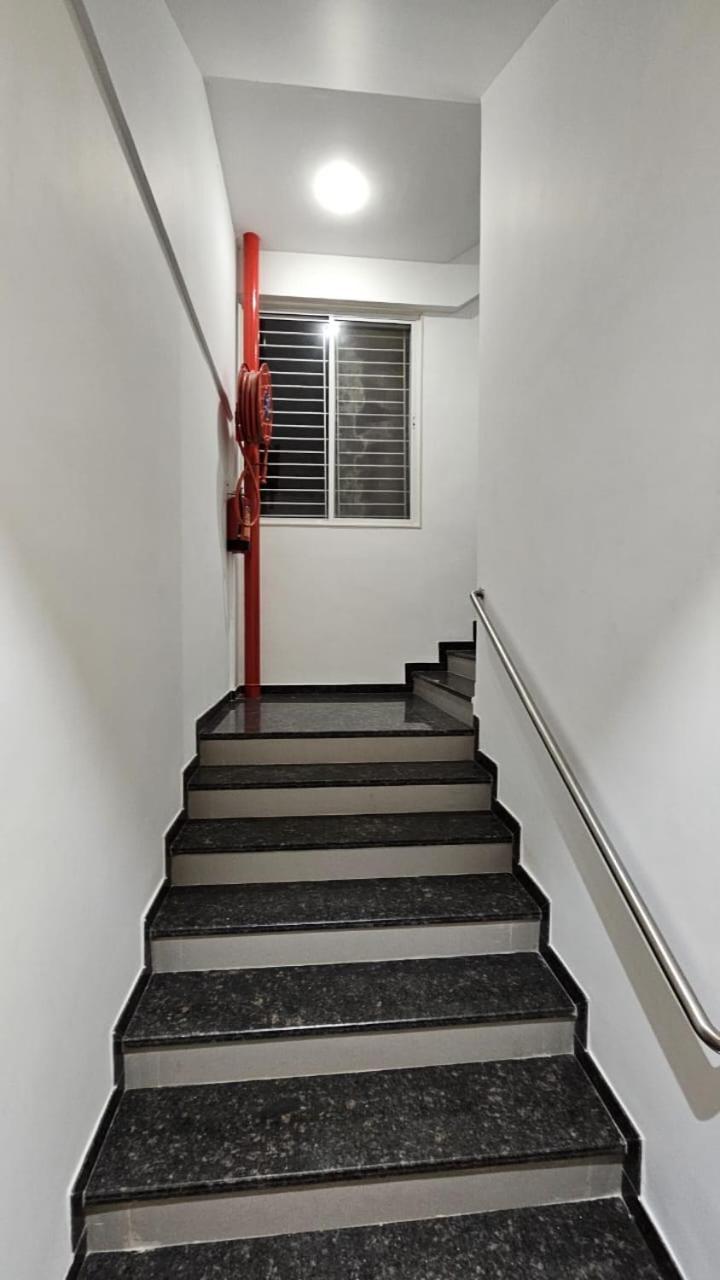 Hotel Veesons Executive Solapur Zewnętrze zdjęcie